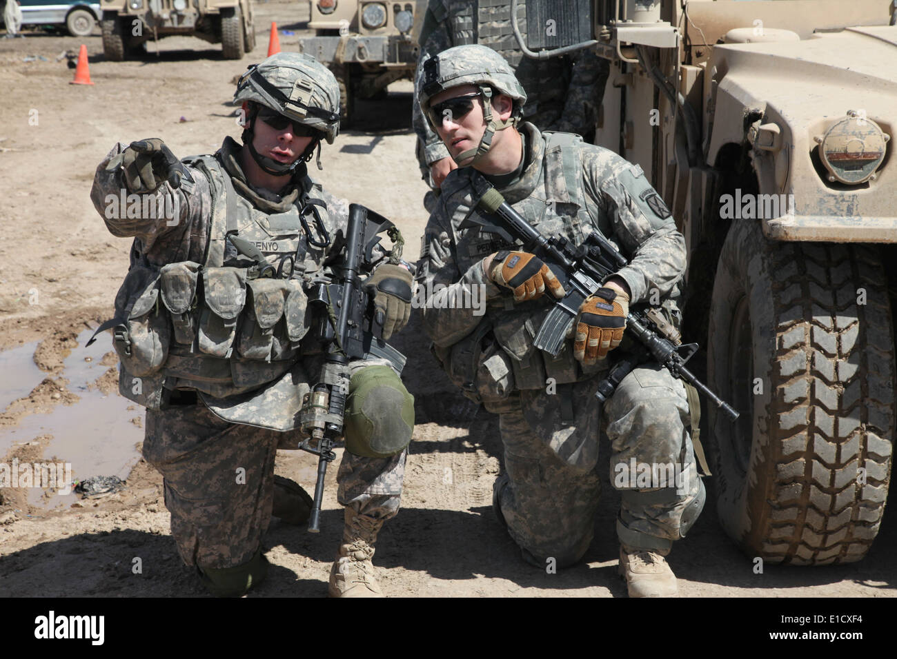 Les soldats de la Compagnie Bravo, 2e Bataillon, 14e Régiment d'infanterie, 2e Brigade Combat Team, 10e division de montagne coor Banque D'Images