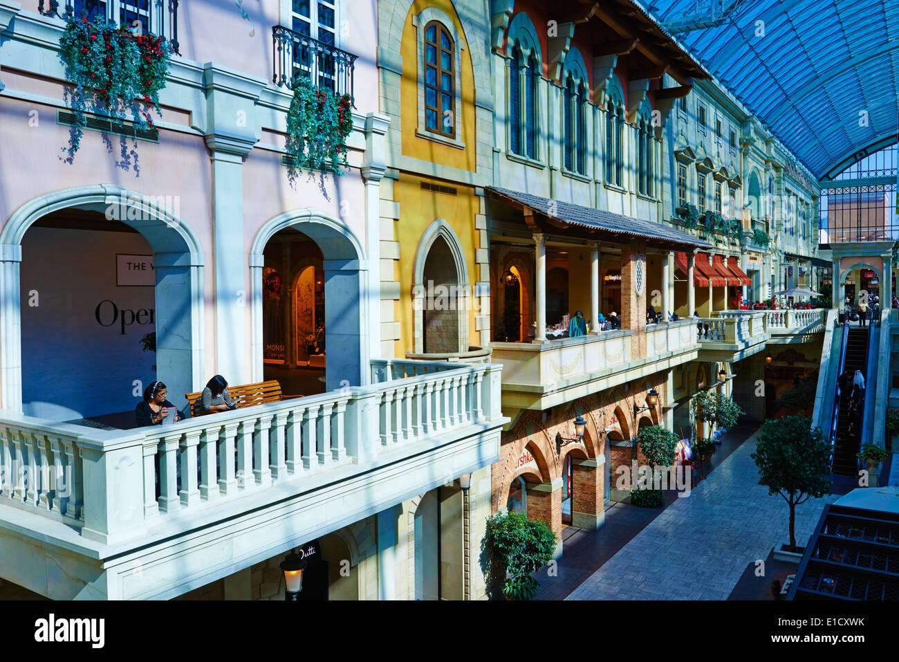 Emirats Arabes Unis, Dubai Jumeirah, quartier, centre commercial Mercato, style italien Banque D'Images