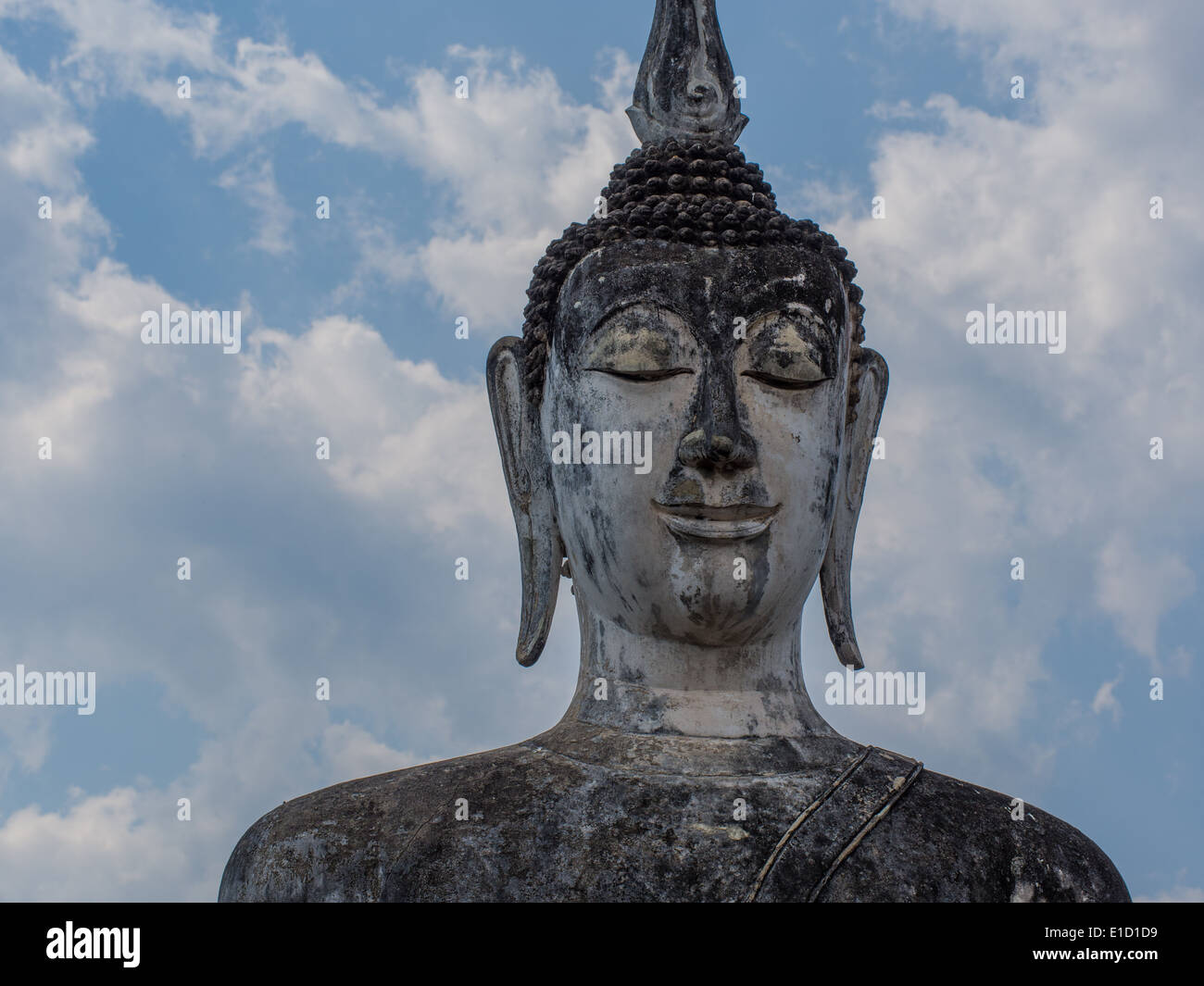 Statue de Bouddha impressionnant à Sukhothai, Thaïlande Banque D'Images