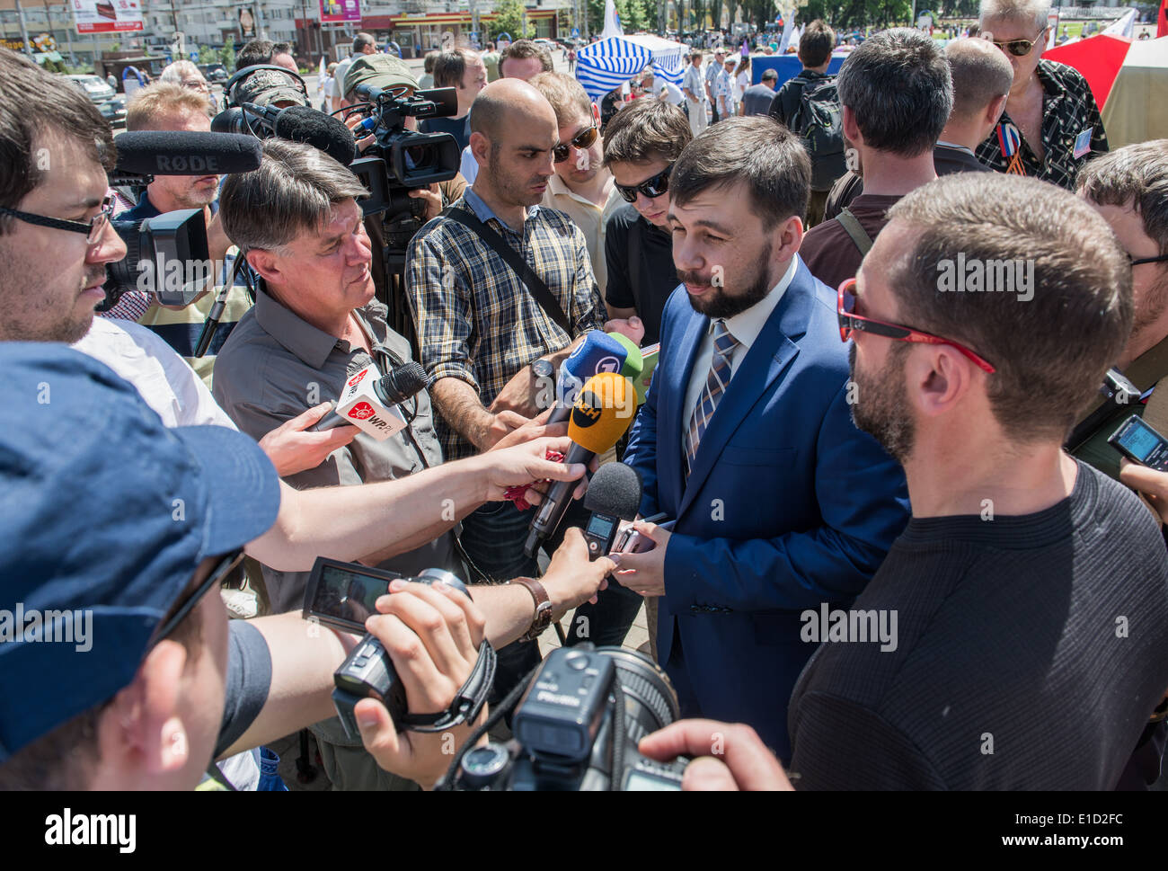 L'auto-proclamé Président du Soviet suprême de la République populaire de Donetsk Denis Pushilin au cours de rassemblement le 18 mai 2014, Donetsk Banque D'Images