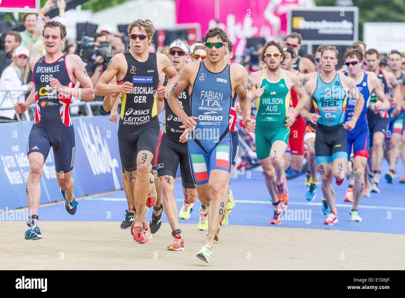 Londres, Royaume-Uni. 31 mai, 2014. Alistair Brownlee (GBR), Daniel Nieschalag (GER) et Alessandro Fabian (ITA) conduire une meute de coureurs lors de l'ITU World Triathlon à Londres. Credit : Action Plus Sport/Alamy Live News Banque D'Images