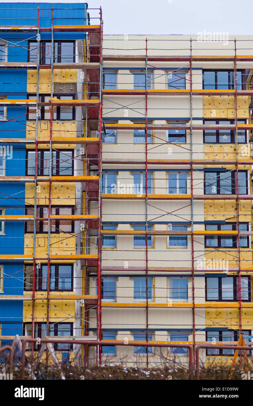 Un bâtiment résidentiel est en cours de rénovation. L'isolation pour l'économie d'énergie et isolation thermique. Banque D'Images