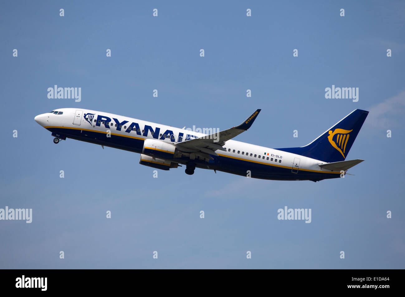 Boeing 737 800 Ryanair décollant Banque D'Images