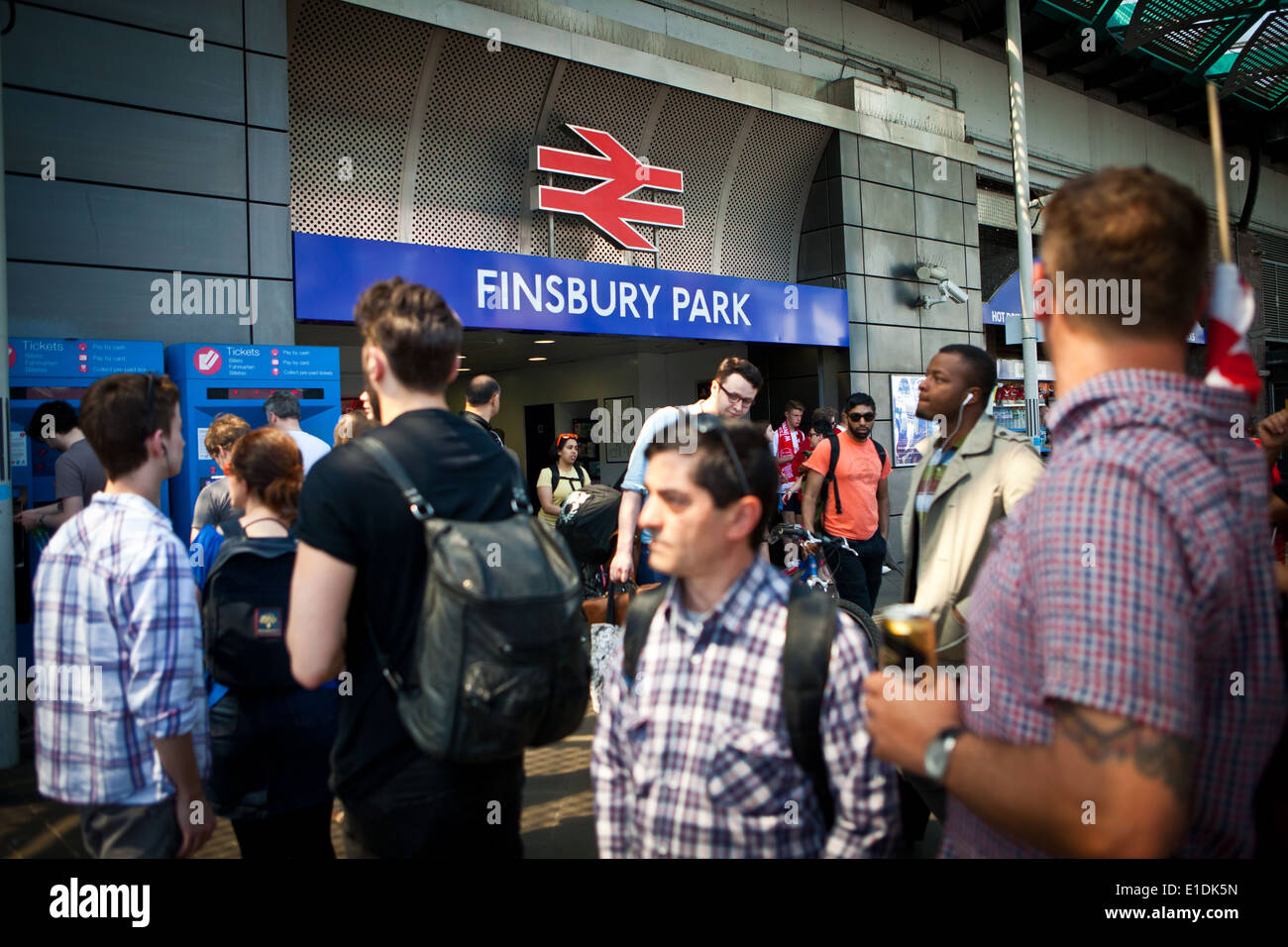 Entrée de la gare de Finsbury Park Banque D'Images
