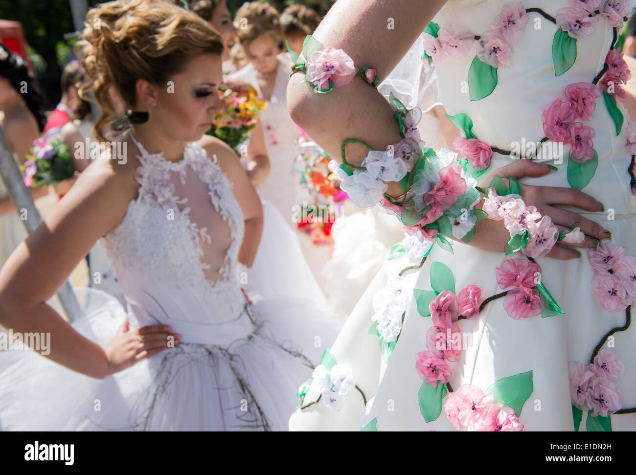 Défilé traditionnel de brides à Donetsk, Ukraine Banque D'Images