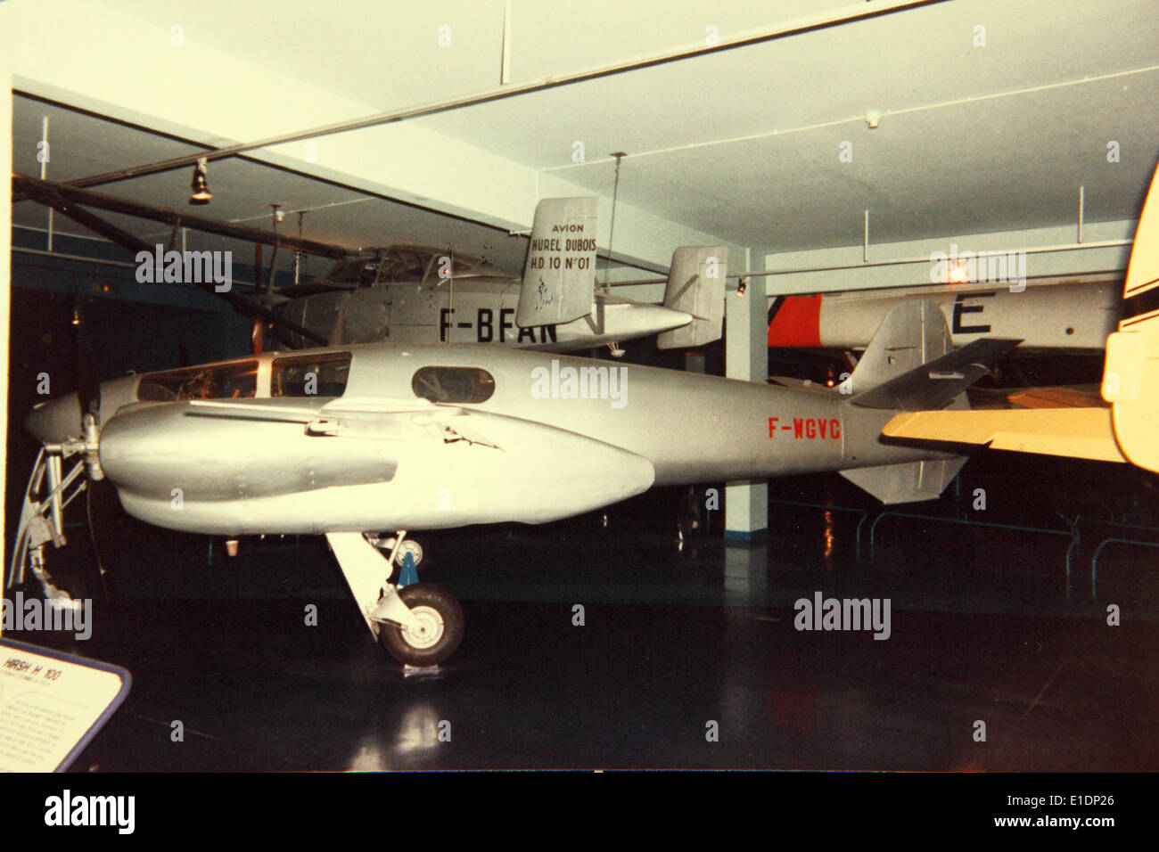 Le Hirsch H 100 était un avion allemand conçu par Maerch. C'est un modèle historique qui représente la conception de l'aviation du début du XXe siècle, remarquable pour ses caractéristiques aérodynamiques et ses applications militaires potentielles à son époque. Banque D'Images