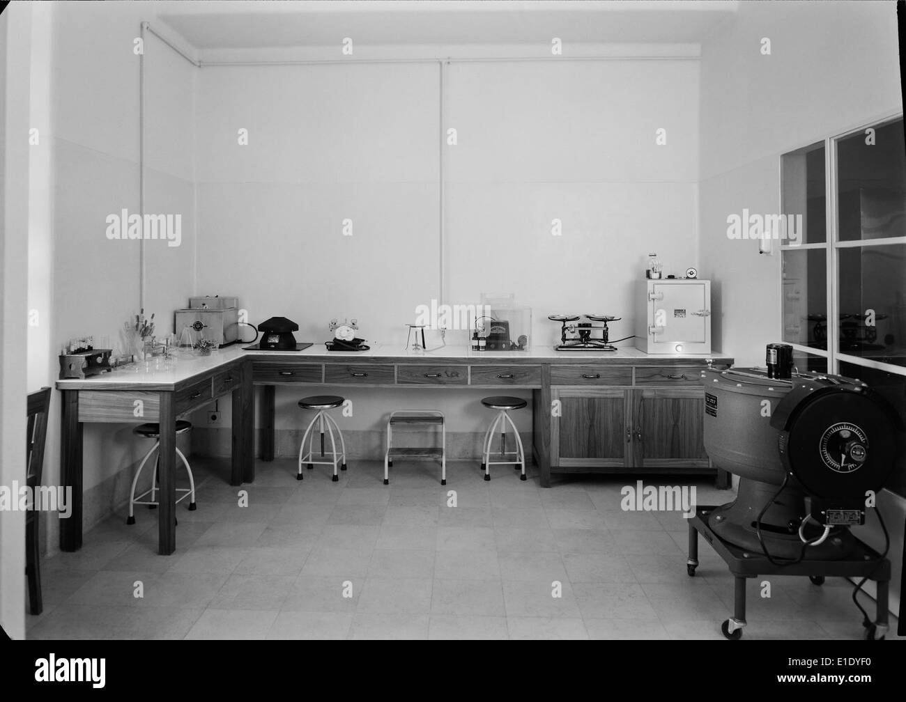 L'Instituto Português de Oncologia de Lisbonne est un centre de traitement du cancer de premier plan. Horácio Novais a documenté ses caractéristiques architecturales et son rôle dans les soins de santé au Portugal. Banque D'Images