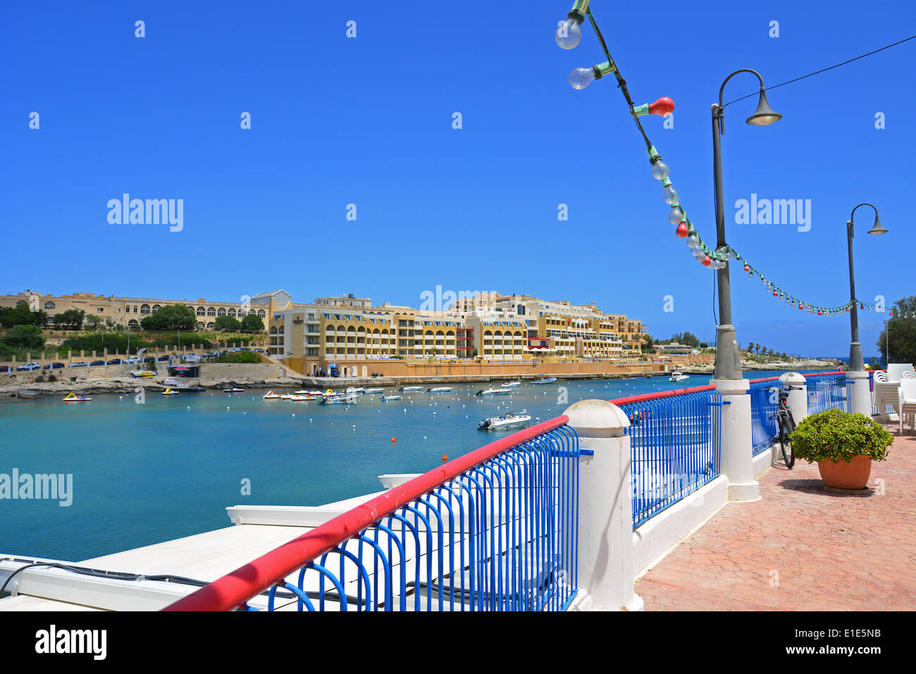 St.George's Bay, Paċeville, San (San Ġiljan), quartier du Port Nord, Malte Majjistral Région, République de Malte Banque D'Images