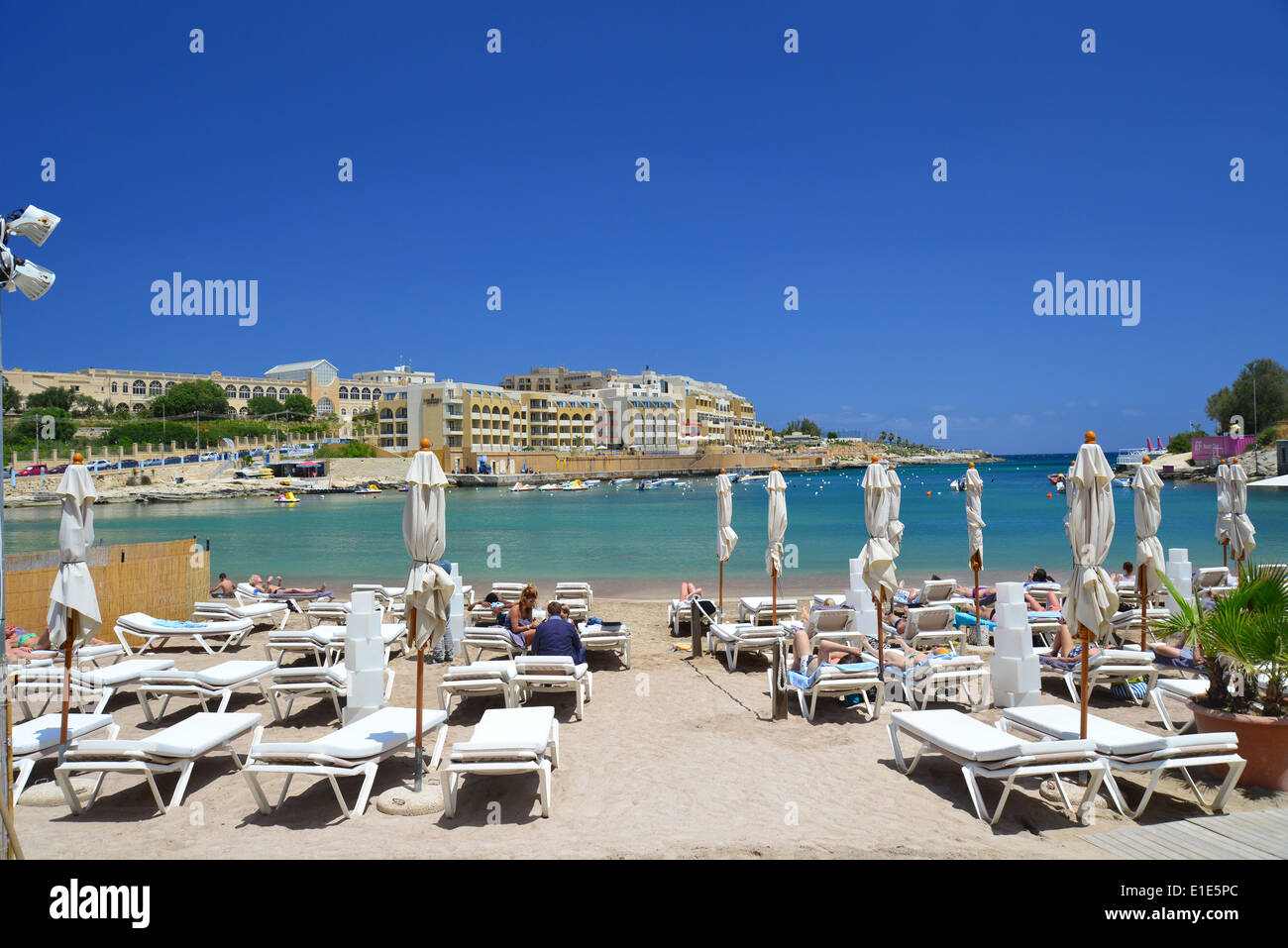 St.George's Bay, Paċeville, San (San Ġiljan), quartier du Port Nord, Malte Majjistral Région, République de Malte Banque D'Images