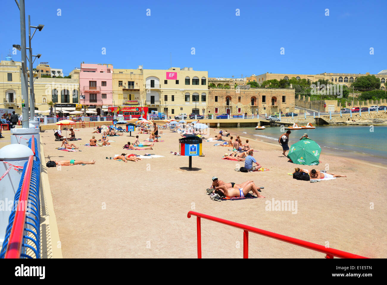 St.George's Bay, Paċeville, San (San Ġiljan), quartier du Port Nord, Malte Majjistral Région, République de Malte Banque D'Images