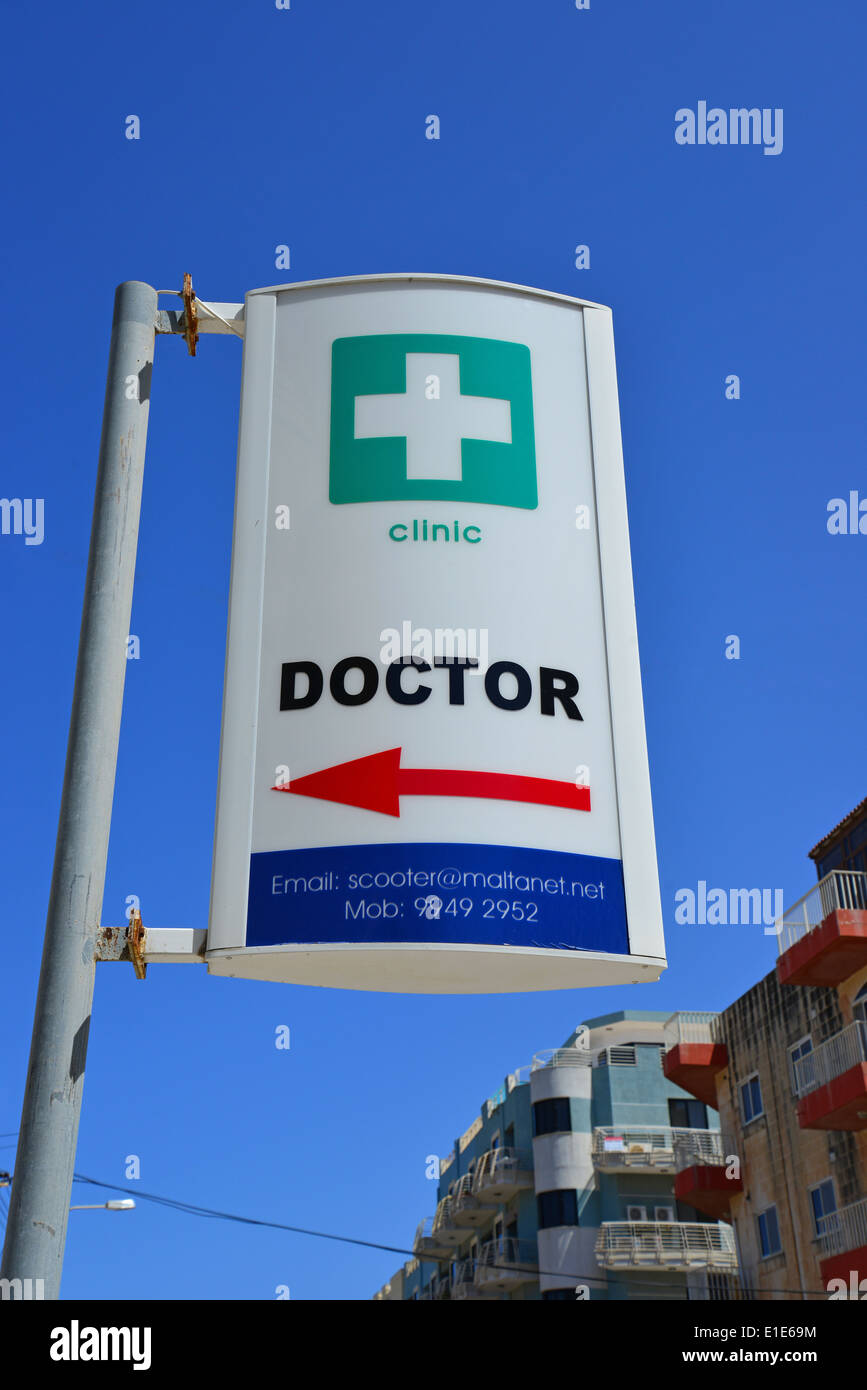 Clinique du médecin signe, Qawra (Il-Qawra), Saint Paul's Bay (San Pawl il-baħar), District Nord, République de Malte Banque D'Images