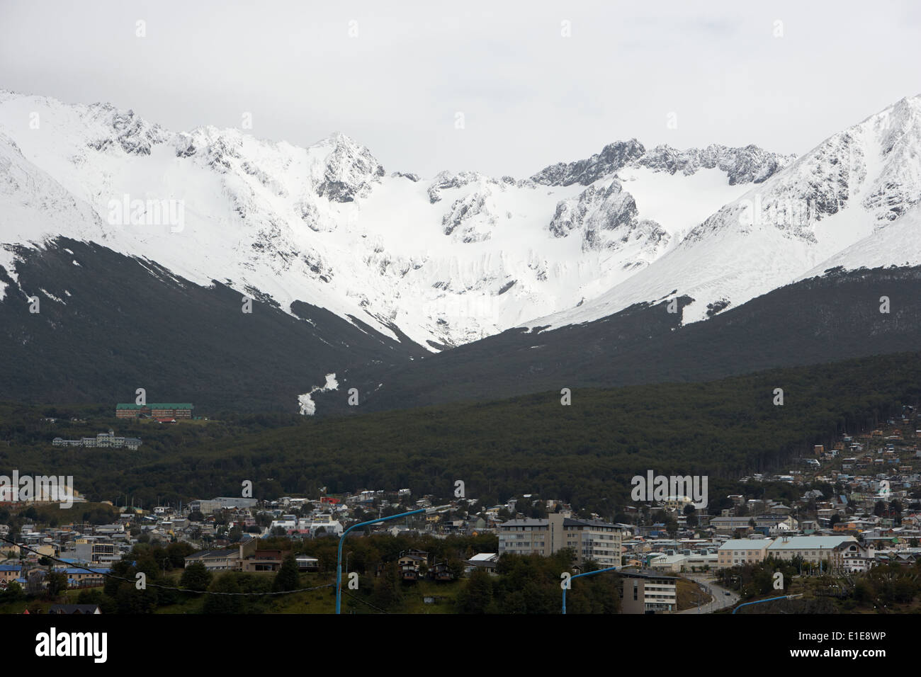 Montagnes couvertes de neige de Ushuaia Argentine Patagonie Banque D'Images