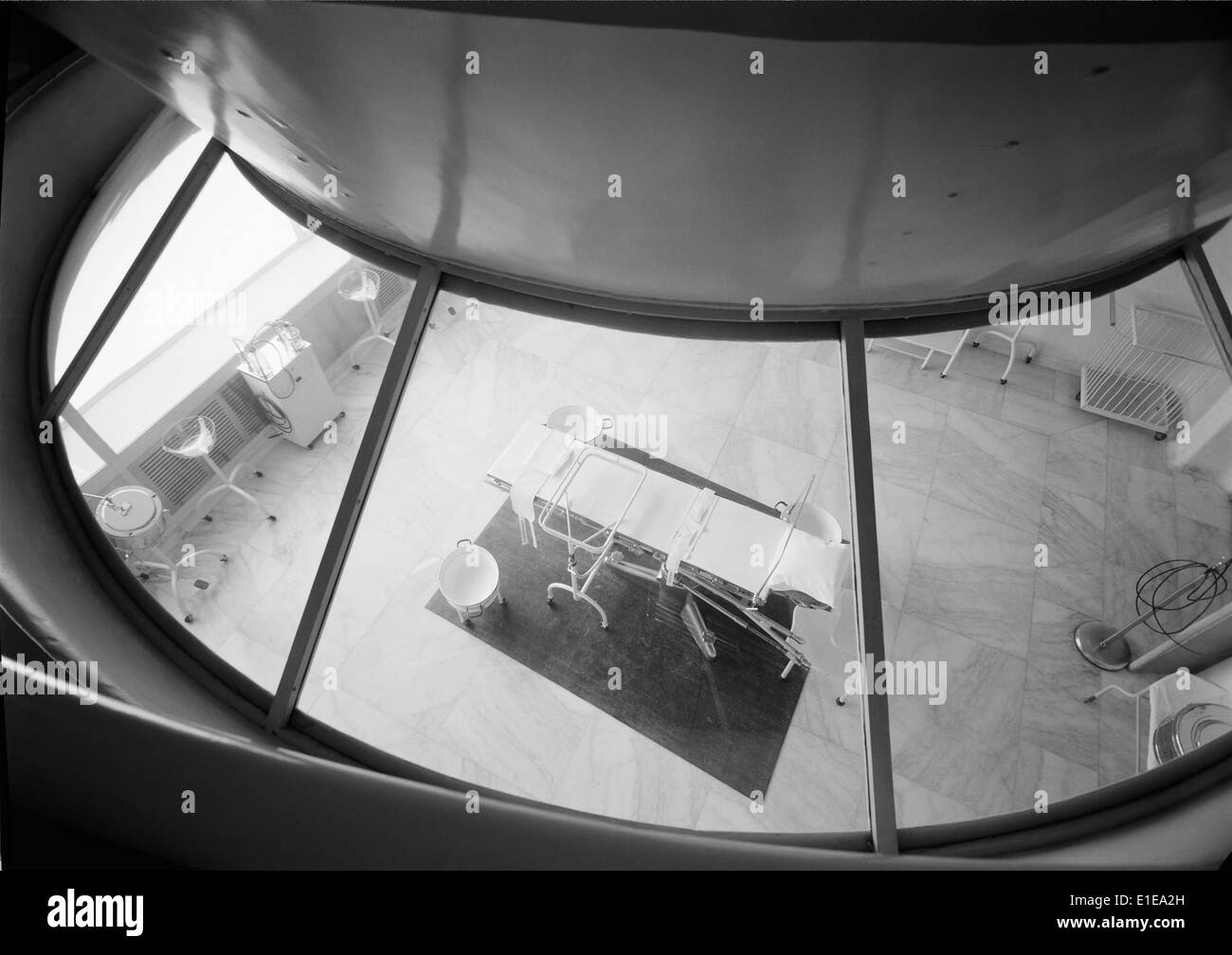 L’Instituto Português de Oncologia (IPO) de Lisbonne est un centre de recherche et de traitement du cancer de premier plan au Portugal, axé sur la fourniture de soins spécialisés et l’avancement de la recherche et des traitements contre le cancer. Banque D'Images