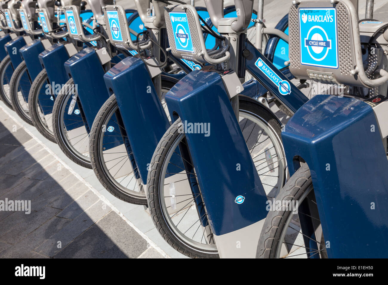 Barclays parrainé location régime. surnommé Boris de vélos, Location de vélo Bike station d'accueil à Londres Banque D'Images