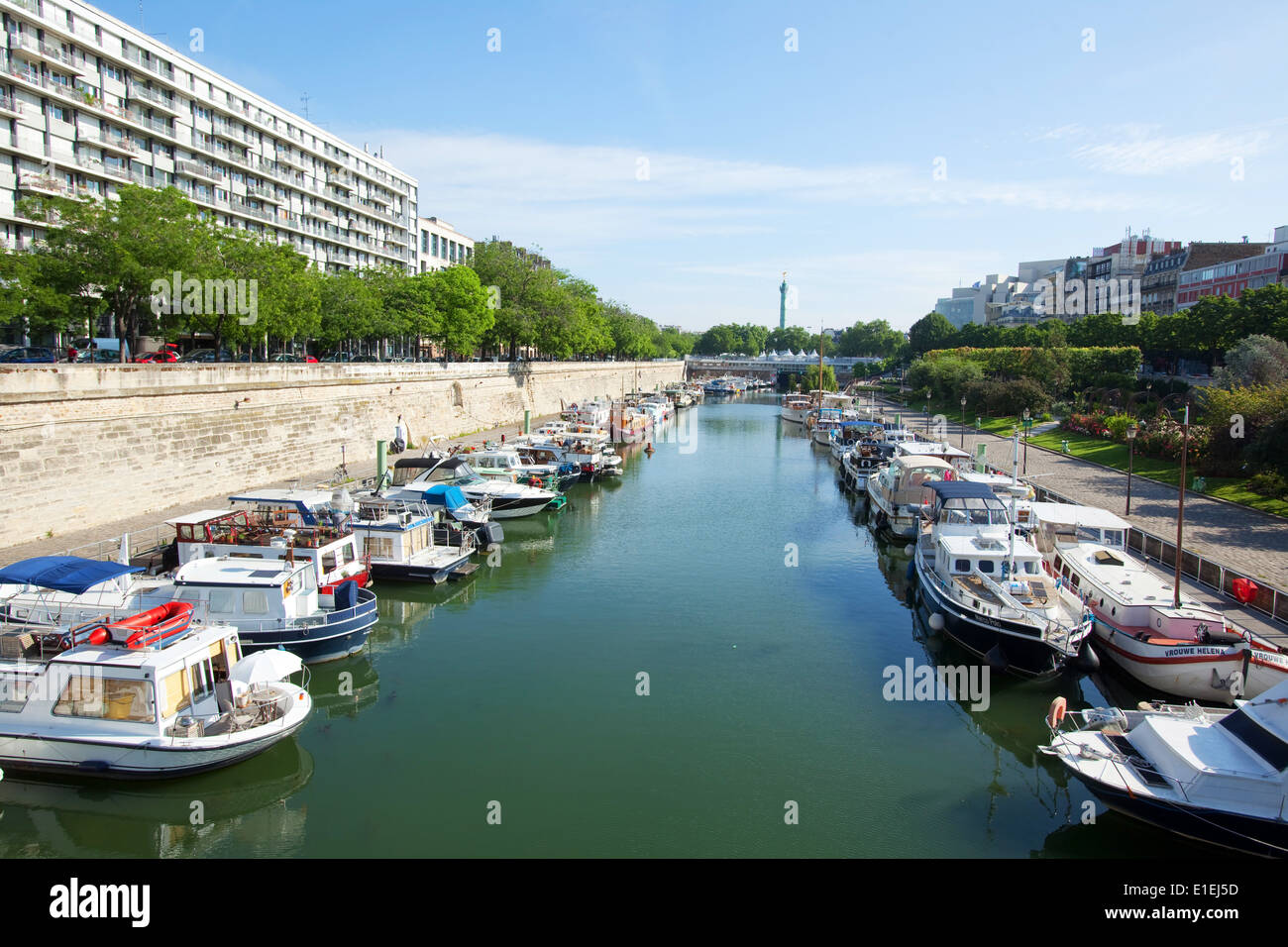 Bassin de l'Arsenal, Canal Saint-Martin, Paris Photo Stock - Alamy