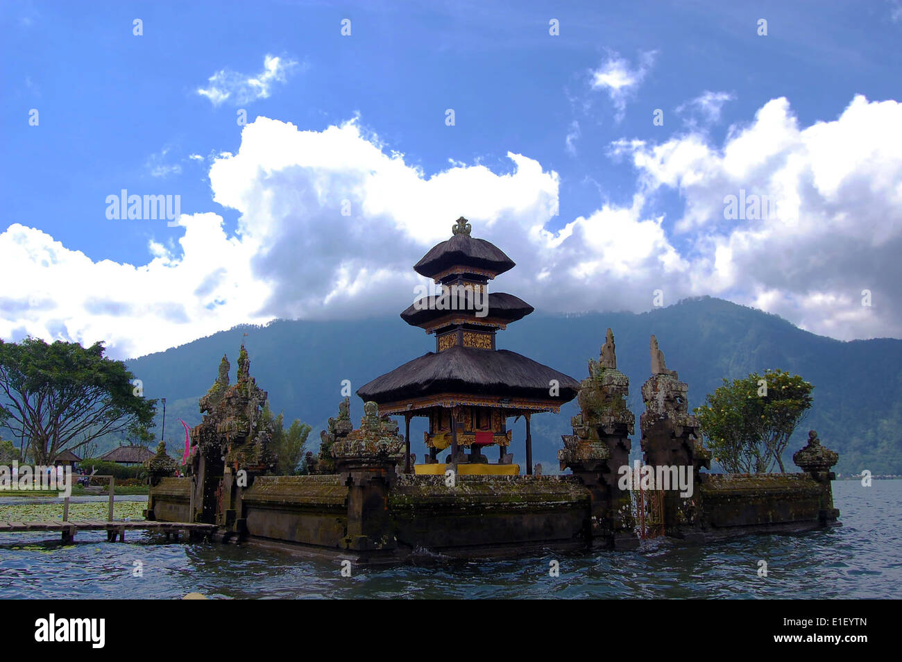 Au lac bedugul pura Bali Indonésie Banque D'Images