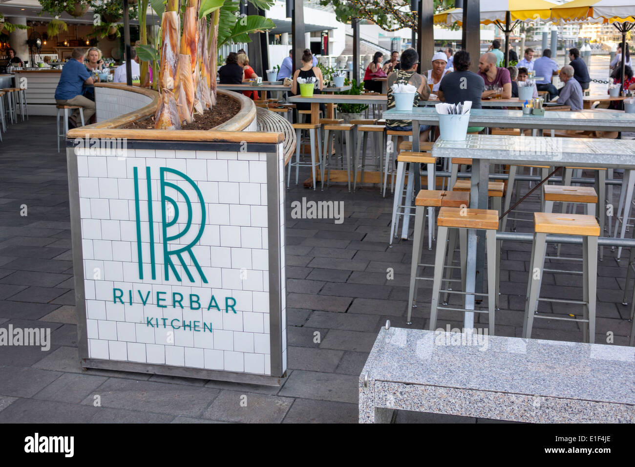 Brisbane Australie, Eagle Street Pier, Brisbane River, Riverside Center, centre, Riverbar cuisine, restaurant restaurants repas café cafés, al fresco s Banque D'Images