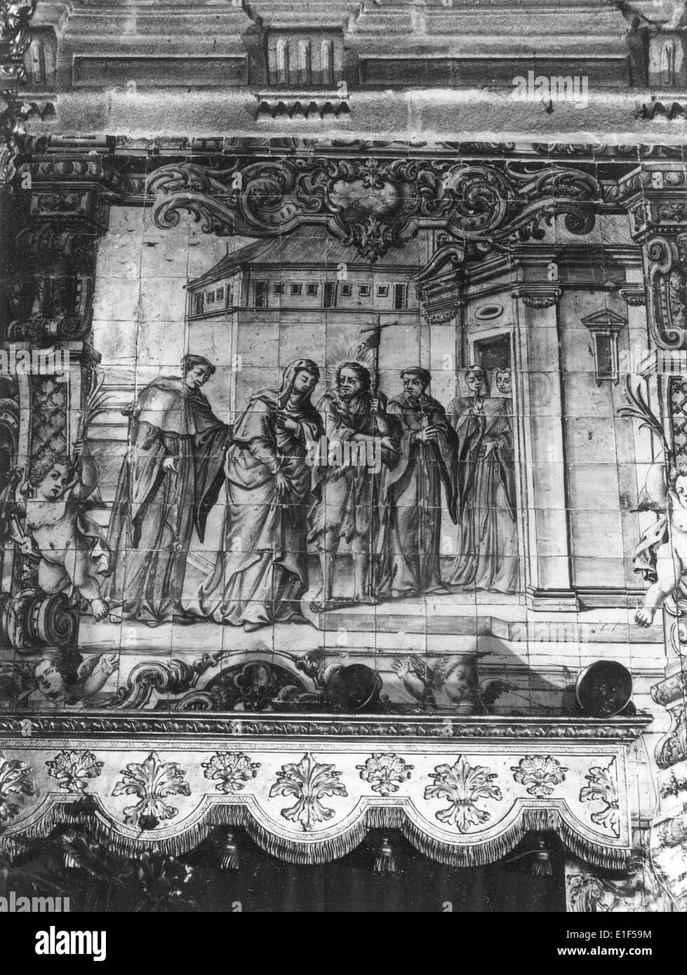 L'Igreja de São João Novo à Porto, au Portugal, est une église historique connue pour ses impressionnants azulejos, typiques des tuiles portugaises Conçu par João Miguel dos Santos Simões, il est un exemple significatif de l'architecture religieuse portugaise et un site important du patrimoine culturel. Banque D'Images