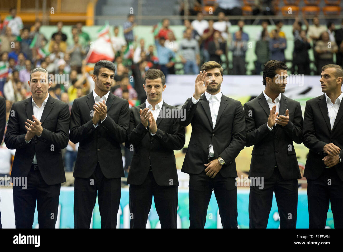 (140603) -- TÉHÉRAN, 3 juin 2014 (Xinhua) -- l'équipe nationale de football iranienne joueurs assister à une cérémonie d'adieu avant de partir pour le Brésil de la Coupe du Monde FIFA 2014, à Téhéran, capitale de l'Iran, le 2 juin 2014. (Xinhua/Farhad) Banque D'Images
