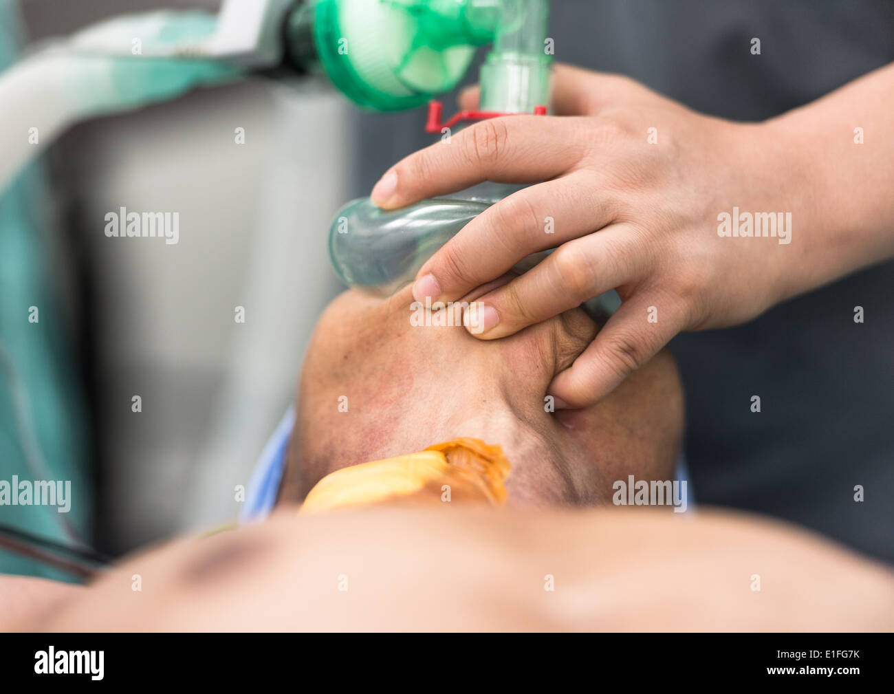 Maintenez les masques à oxygène Banque D'Images