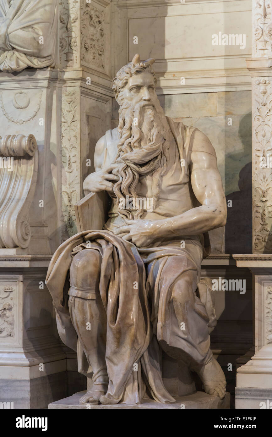 Rome, Italie. Moïse de Michel-Ange à San Pietro in Vincoli église. Banque D'Images