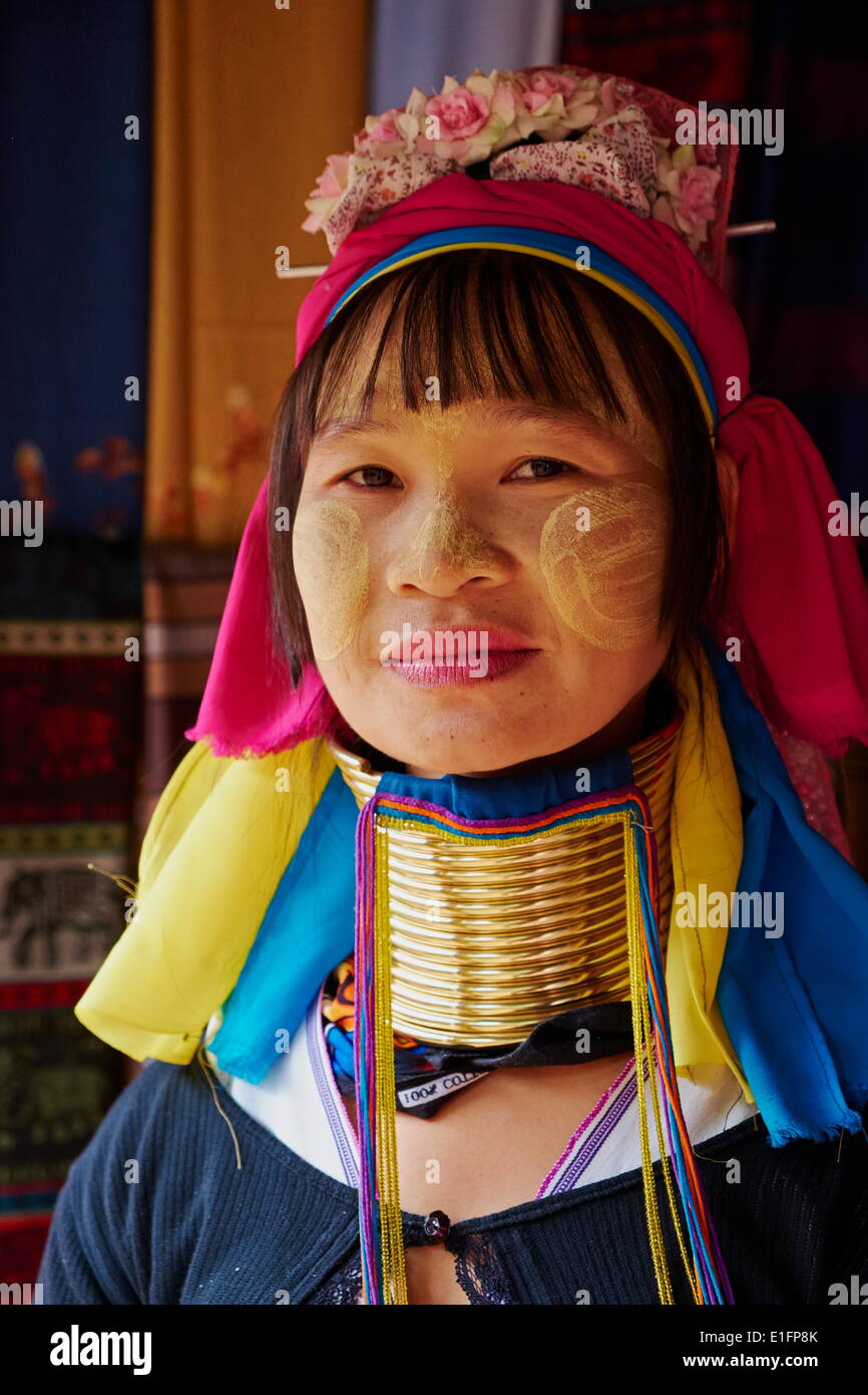 Long cou girl (girafe) fille padaung (fille), Mae Hong Son, Thaïlande, Asie du Sud, Asie Banque D'Images