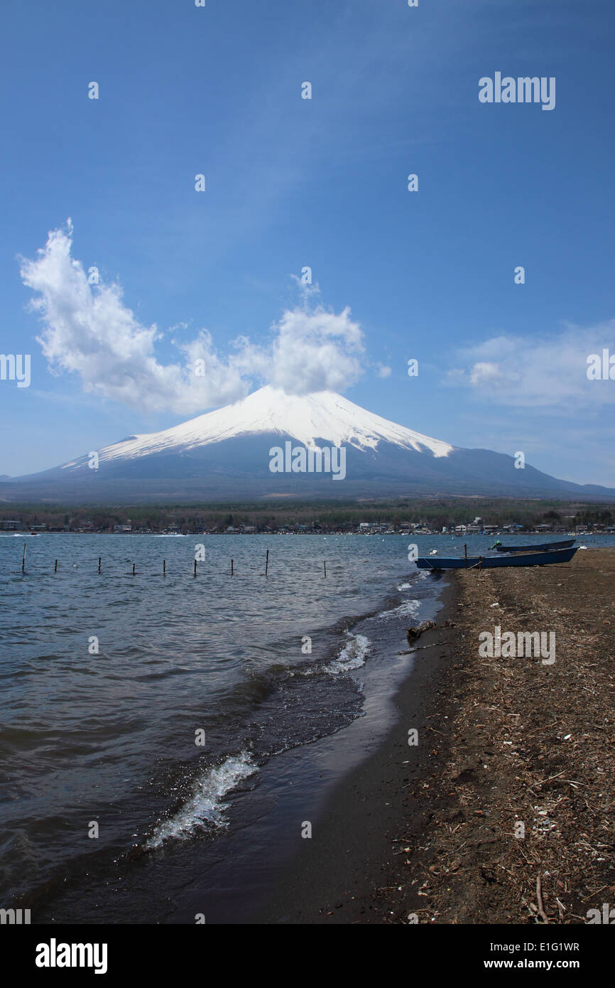Mt.Fuji au lac Yamanaka, Yamanashi, Japon Banque D'Images