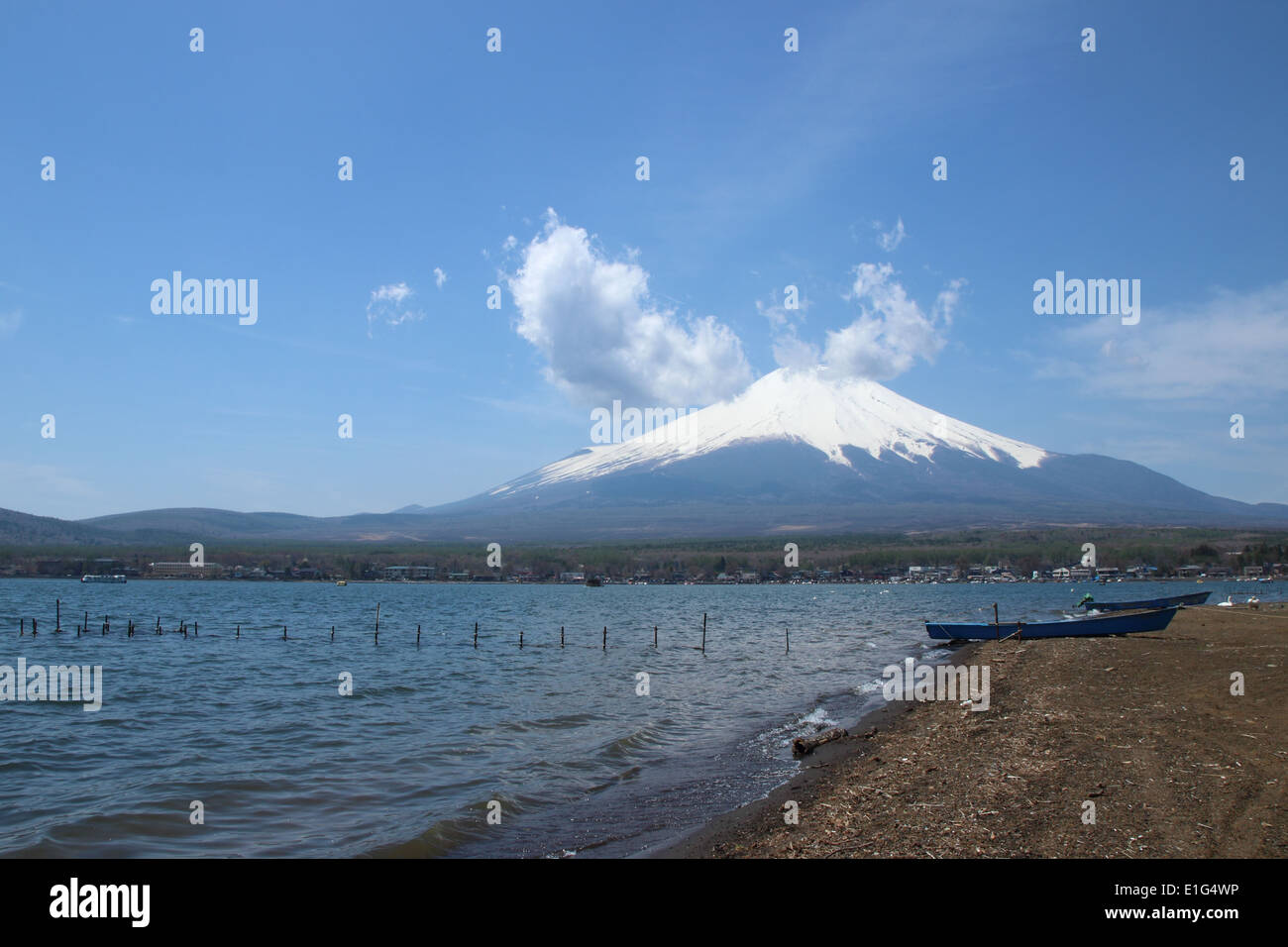 Mt.Fuji au lac Yamanaka, Yamanashi, Japon Banque D'Images