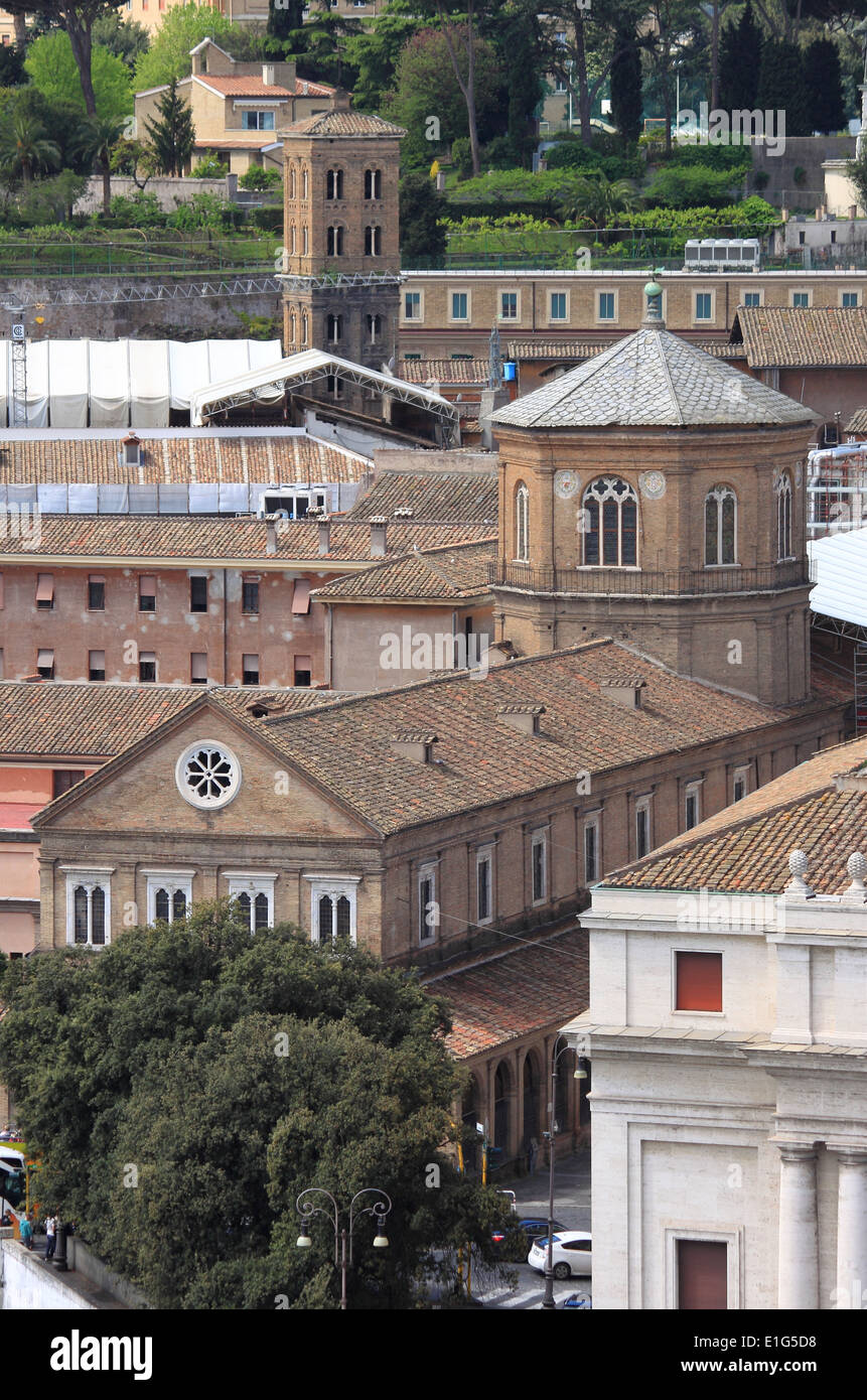 L'église romane médiévale de Saint Esprit dans Saxia. Rome, Italie Banque D'Images