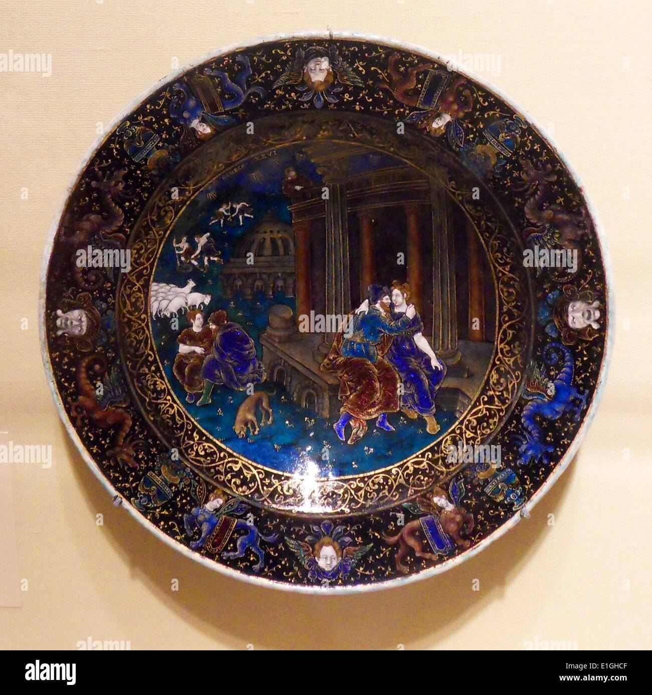 Assiette de Isaac et Rebecca, émail, en partie doré, sur le cuivre.  Composition basée sur une gravure de Charles-Etienne Delaune  (1518/19-1583). Signé SC (Suzanne Cour, ou de court, enregistré en 1600)  Limorges,fin