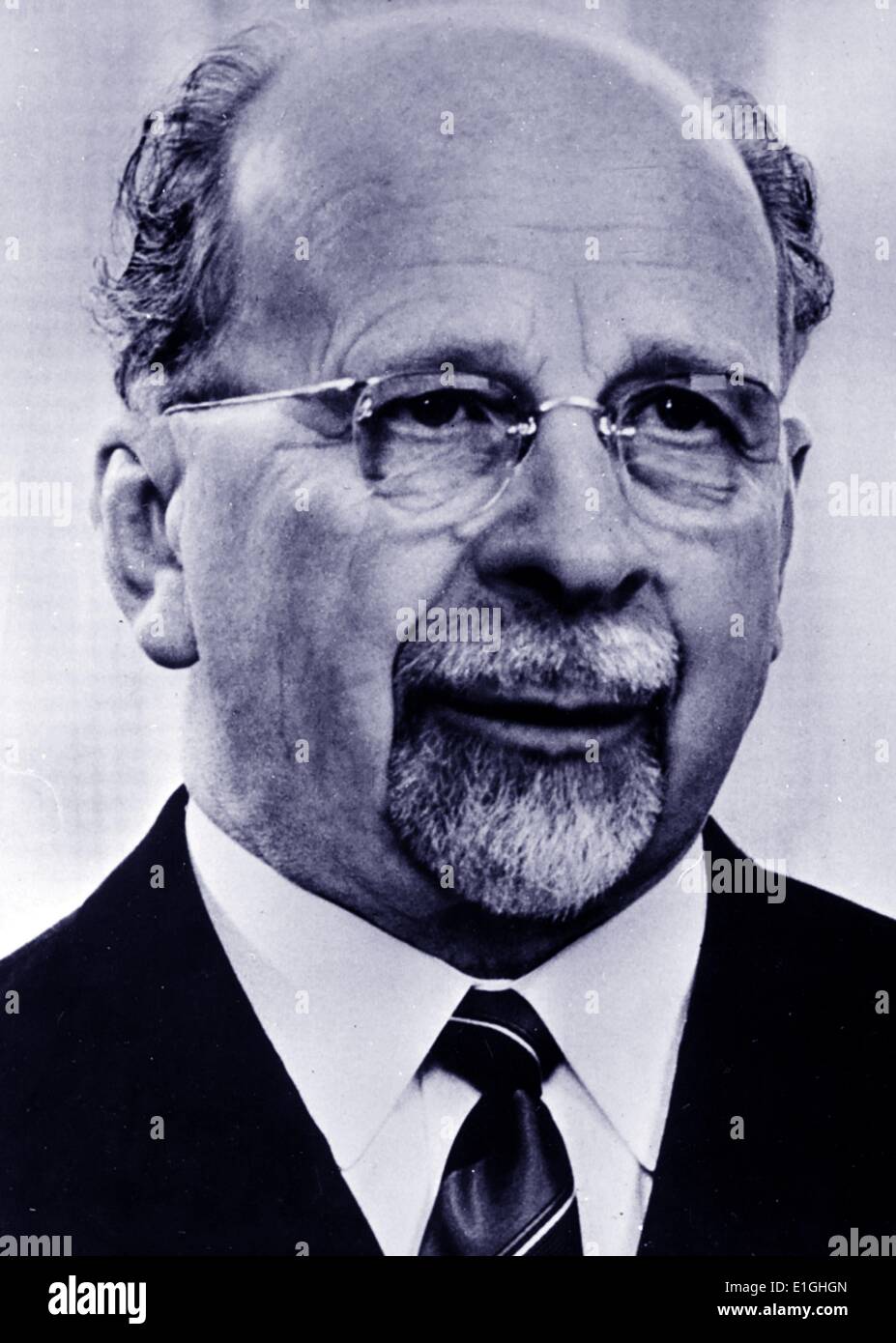 Walter Ulbricht (30 juin 1893 - 1 août 1973) politicien communiste allemand. Il a joué un rôle de premier plan dans la création de l'époque de Weimar, Parti communiste d'Allemagne (KPD). Il a été premier secrétaire du Parti socialiste unifié, et à ce titre le véritable chef de l'Allemagne de l'Est, de 1950 à 1971. Le Président de la mort de Wilhelm Pieck en 1960, Banque D'Images