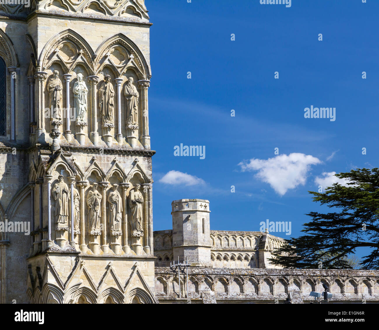 Début de style gothique anglais La cathédrale de Salisbury. Europe Royaume-Uni Angleterre Wiltshire Banque D'Images