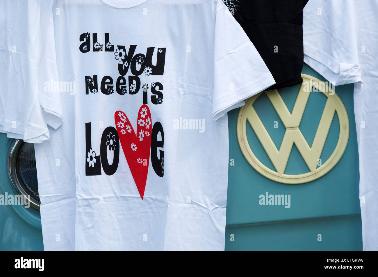 Tout ce qu'il vous faut, c'est l'amour tee shirt à un VW Show. L'Angleterre Banque D'Images