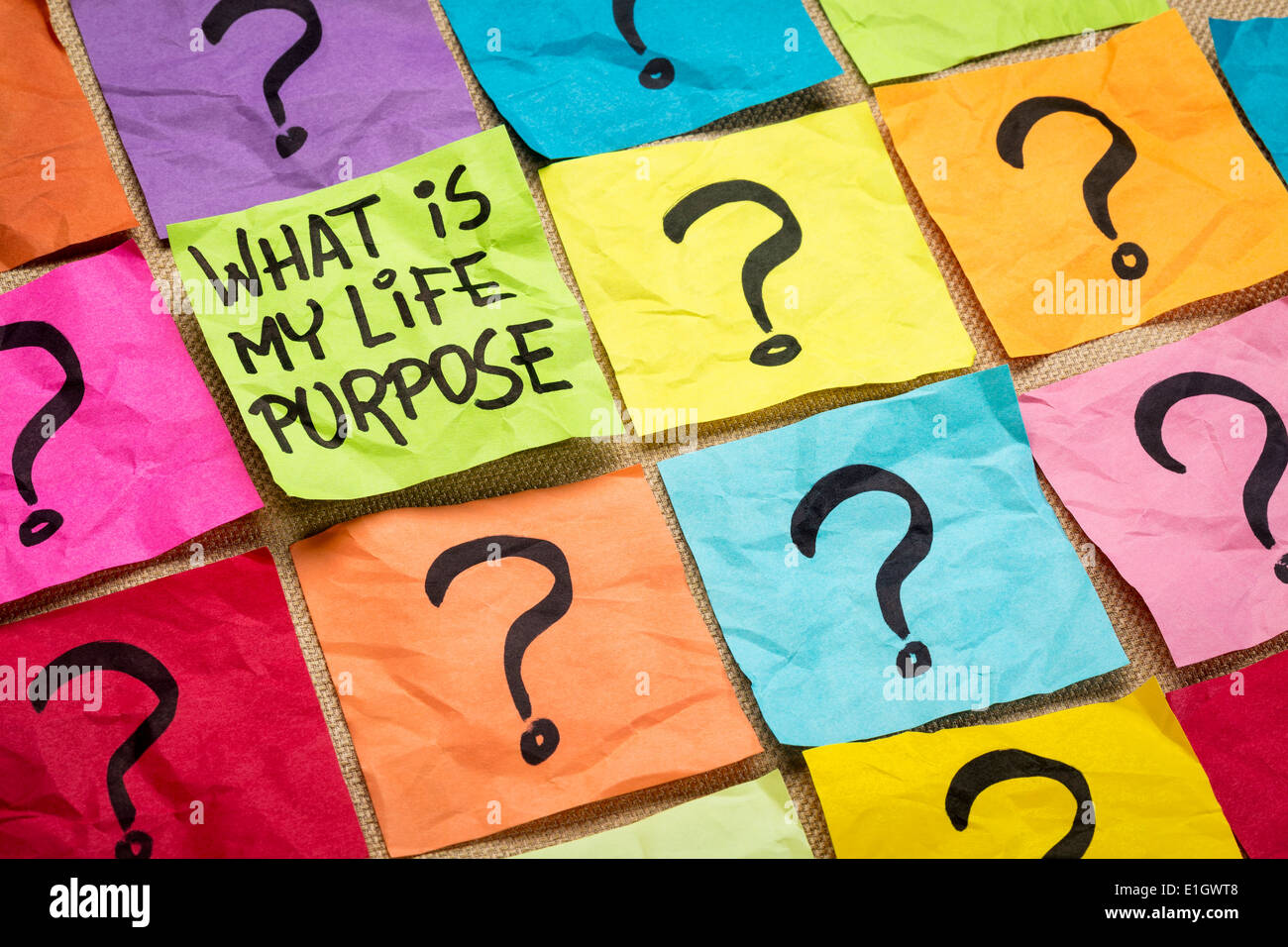 Quel est mon but dans la vie - question sur l'écriture des notes autocollantes colorées Banque D'Images