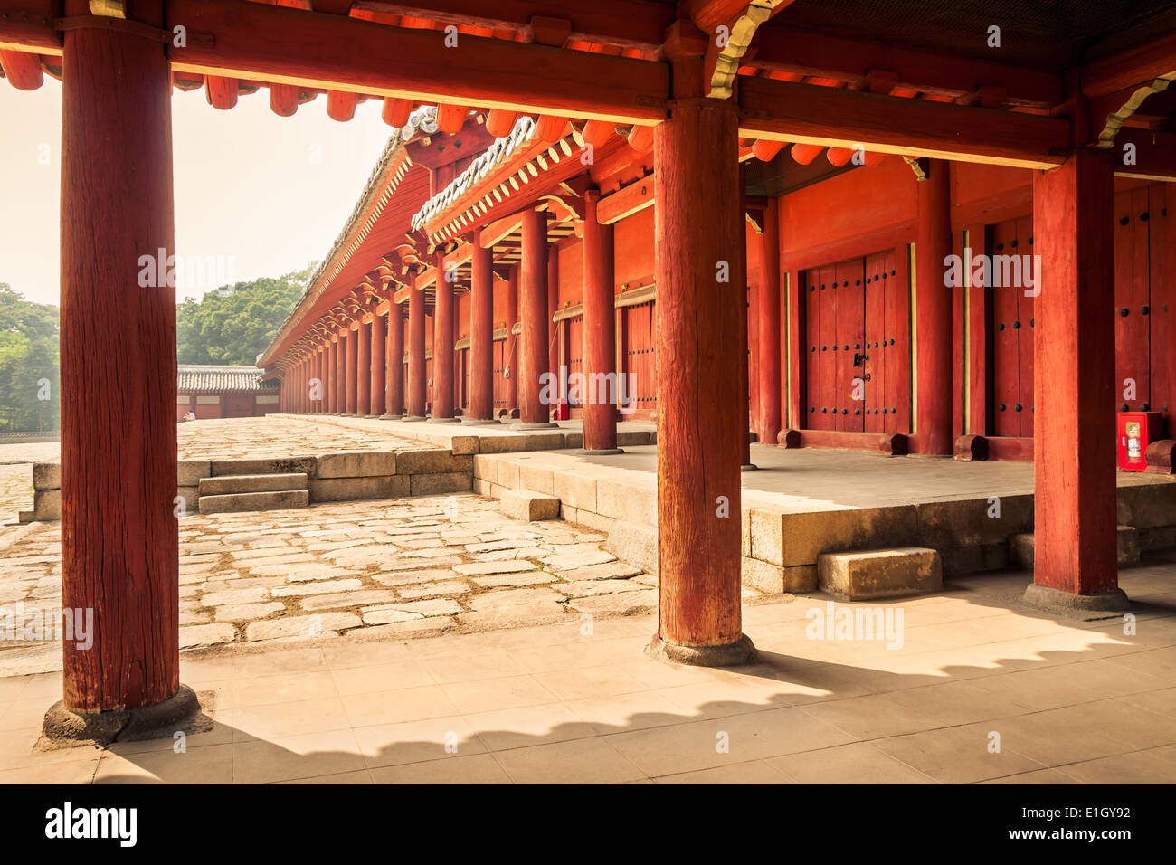 Un sanctuaire de Jongmyo est confucéenne à Séoul, Corée du Sud. Le sanctuaire est un célèbre monument et site du patrimoine mondial de l'UNESCO. Banque D'Images