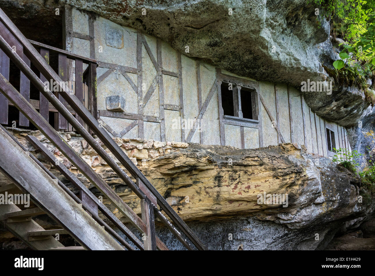 Maisons à colombages à la ville troglodytique La Roque Saint-Christophe, Peyzac-le-Moustier, Dordogne, France Banque D'Images