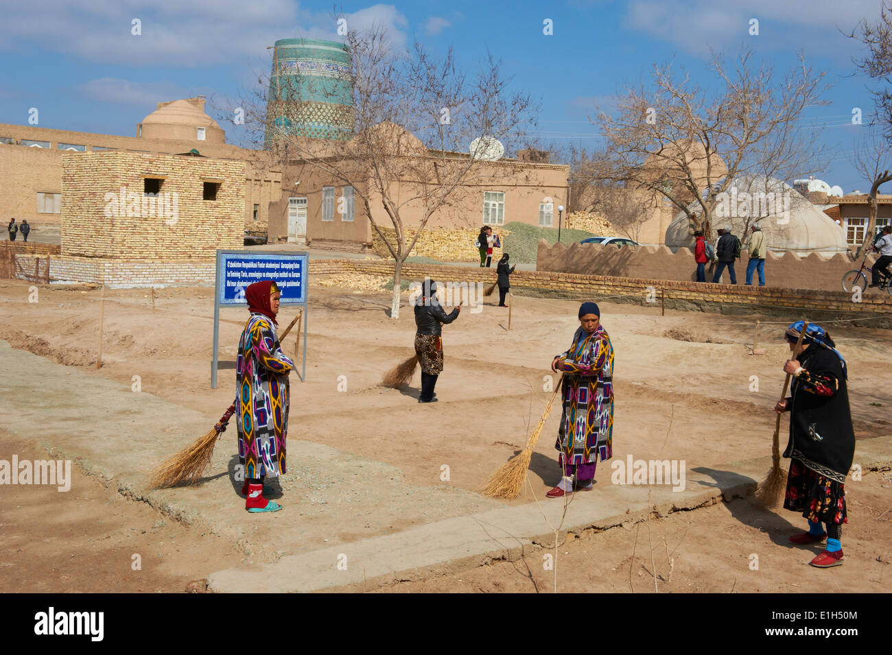 L'Ouzbékistan, Khiva, Patrimoine Mondial de l'UNESCO, le temps de nettoyage Banque D'Images