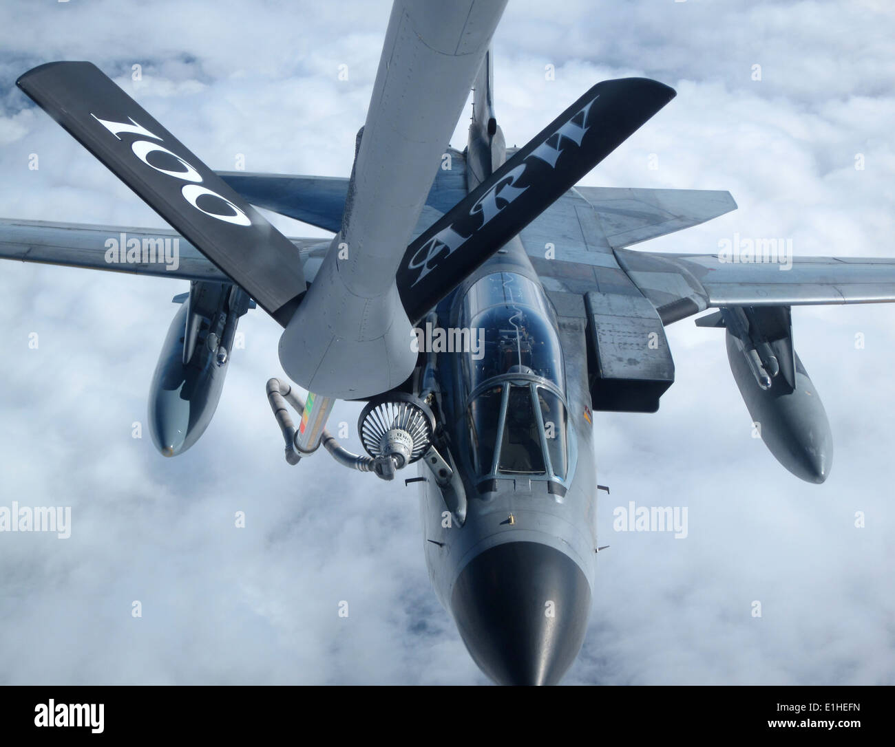 Allemagne - un Tornado de la Luftwaffe reçoit le combustible dans un KC-135 Stratotanker attribué à RAF Mildenhall, 17 juillet 2012, plus de Banque D'Images