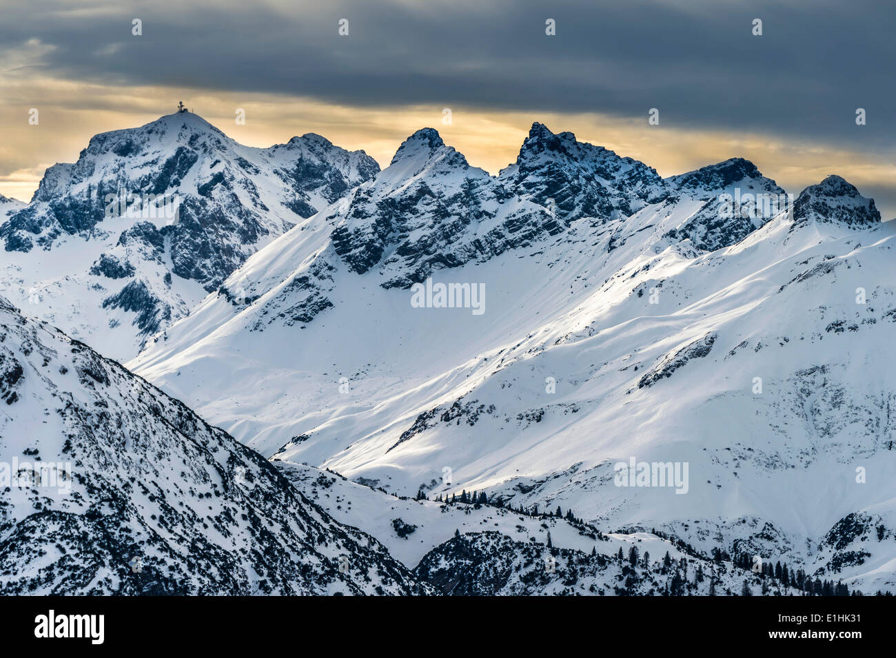 Vallée Lechtal peaks en hiver, Bach, de la vallée Lechtal, Loin, Reutte, Tyrol, Autriche Banque D'Images