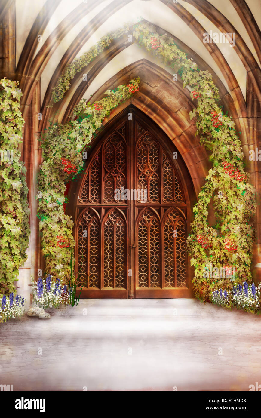 Porte ancienne église en bois. Retro Antique voûte et porte Banque D'Images
