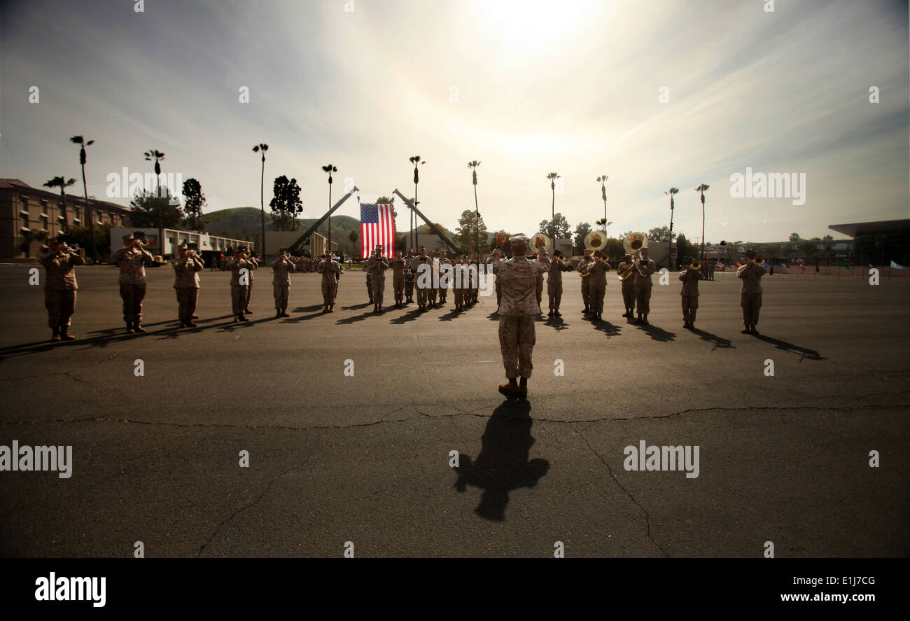 Les Marines américains avec la 1 Division de marines Band effectuer au cours de la lutte contre le régiment logistique 15, 1er Groupe Logistique Maritime chan Banque D'Images