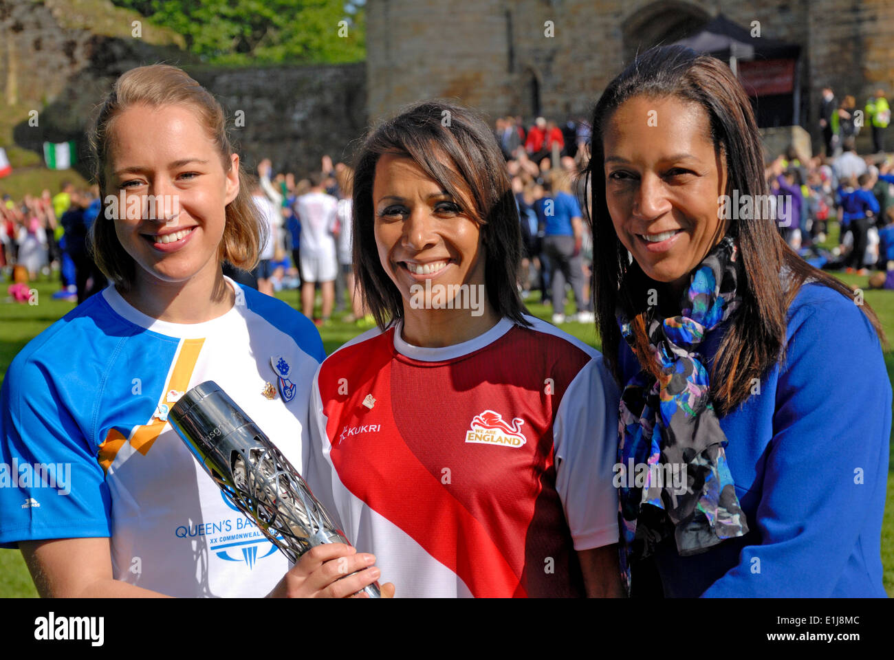 Tonbridge, Kent, UK. Le 05 juin, 2014. Le Queen's baton Relay atteint sur son chemin pour le Jeux du Commonwealth à Glasgow. Les athlètes Dame Kelly Holmes et Lizzy Yarnold rejoindre Maidstone MP et des Sports Ministre Helen Grant, un matin avec les élèves de l'événement à Tonbridge Castle. Banque D'Images