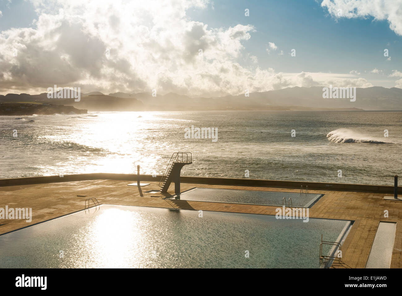 Le Portugal, Azores, Sao Miguel, Piscinas da Ribeira Grande à la côte Atlantique Banque D'Images