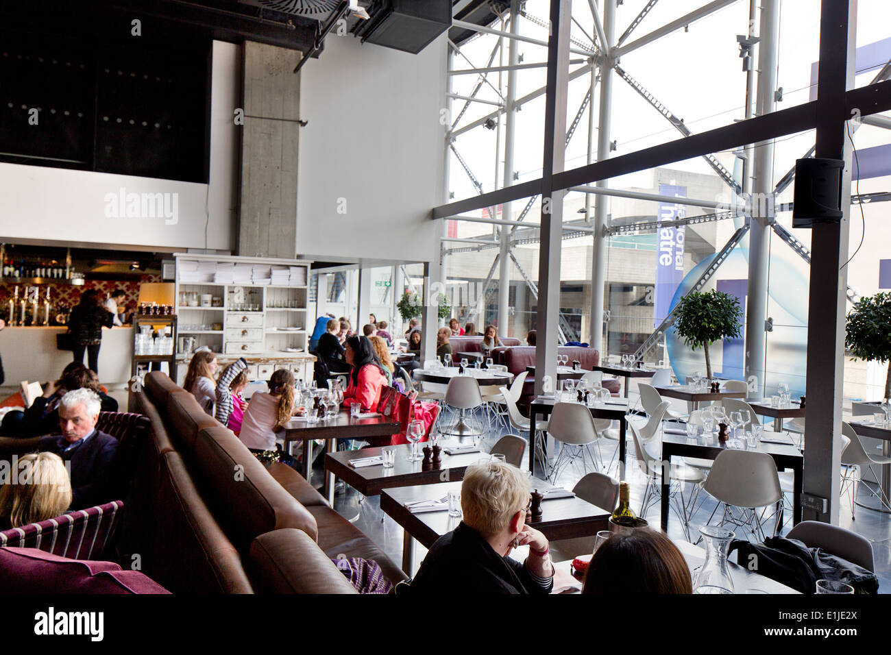Le restaurant dans le British Film Institute, South Bank, Londres. Banque D'Images