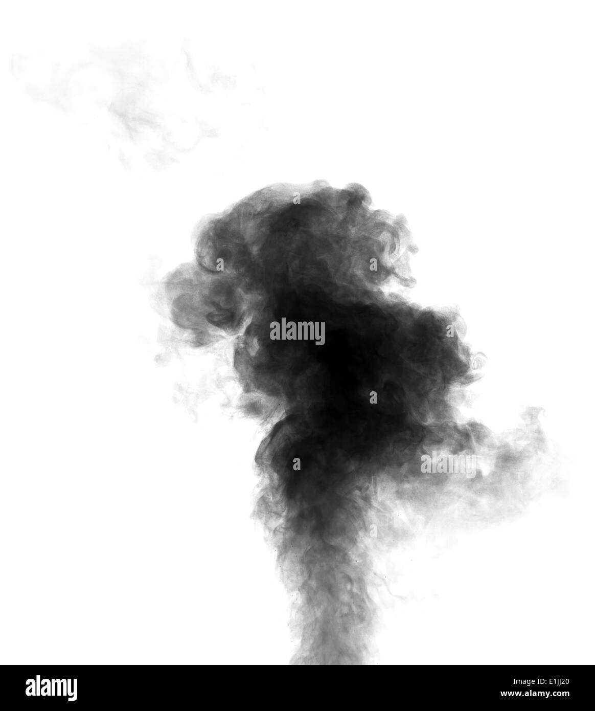 Comme la fumée noire à la vapeur isolé sur fond blanc. Gros nuage de fumée noire. Banque D'Images