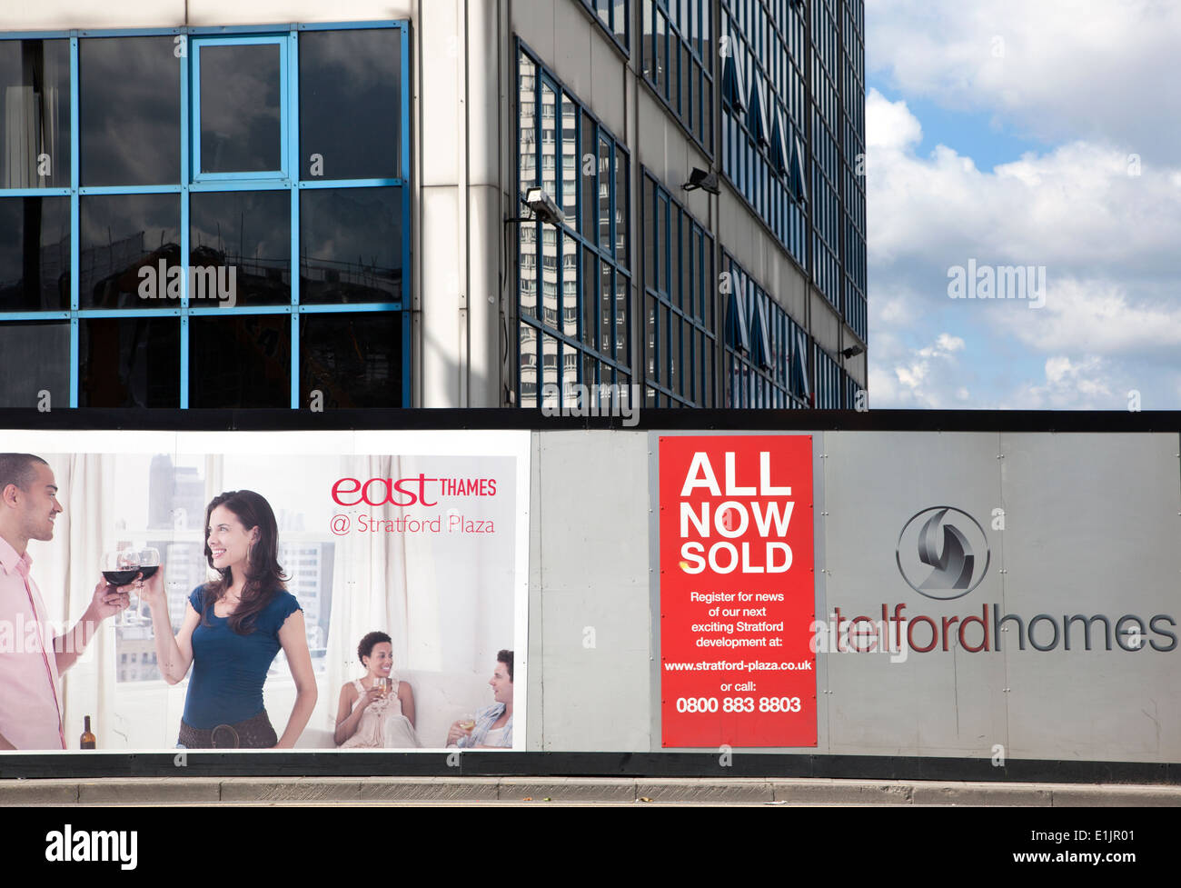 'Tous' vendu maintenant signer au développement de nouveaux logements à Stratford, East London Banque D'Images