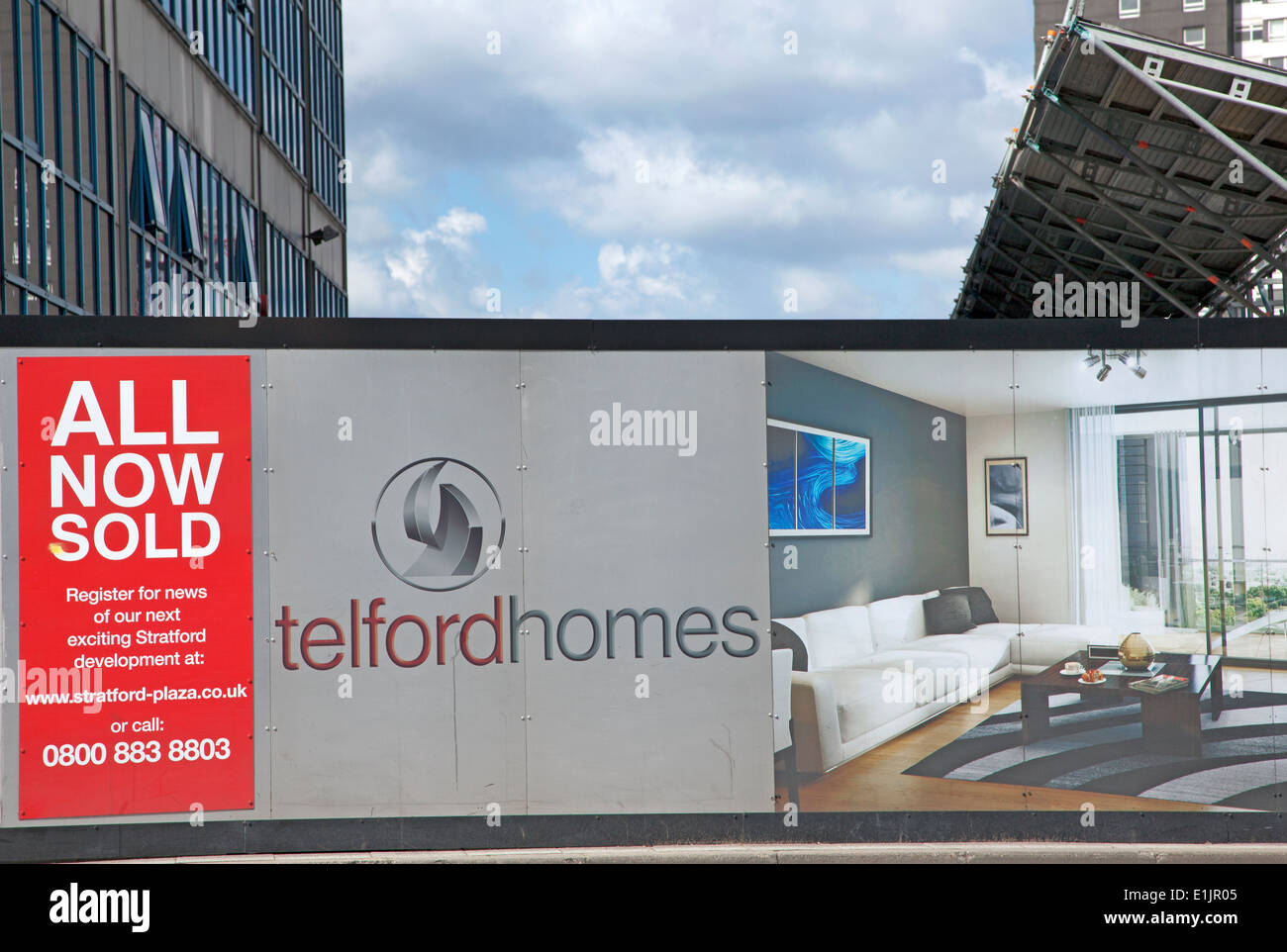 'Tous' vendu maintenant signer au développement de nouveaux logements à Stratford, East London Banque D'Images