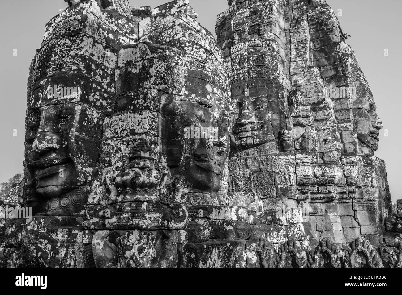 Le Bayon est un temple à Angkor Thom, Angkor, Siem Reap, Cambodge. Sa principale caractéristique sont les 216 pierres gigantesques visages de sourire. Banque D'Images
