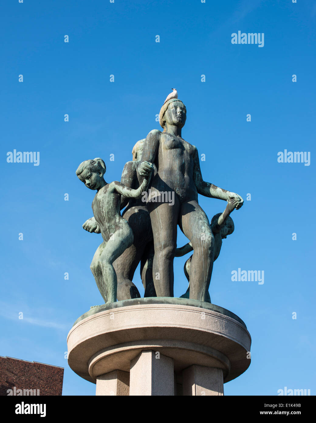 Sculpture de mère et de la famille, le port de Pipervika, Oslo Banque D'Images