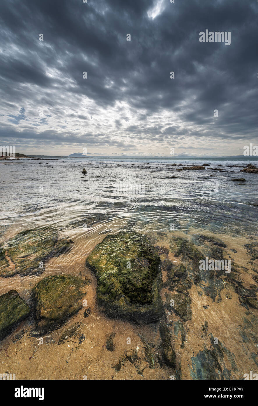 Seascape. Tarifa, Cadix, Costa de la Luz, Andalousie, Espagne du Sud, en Europe. Banque D'Images